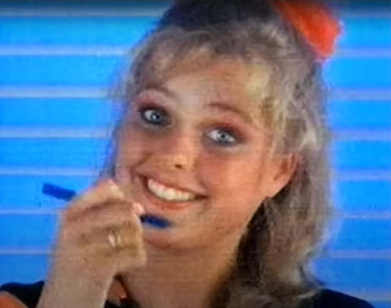 I improved the image of the female model who played in the pen commercial in Türkiye in 1986 and made it 4k. picture 2 of 2