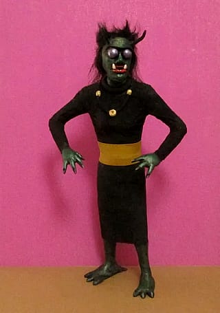 WASPER WOMAN GROOVING OUT'