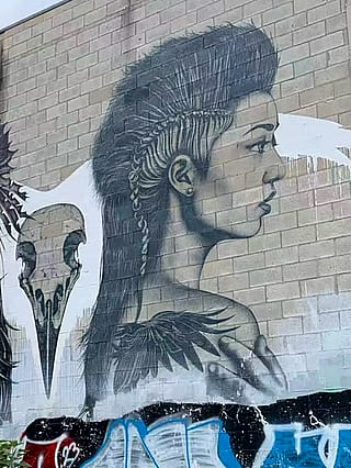 Breathing 3s on Montreal’s mural veil whispered revival♪'