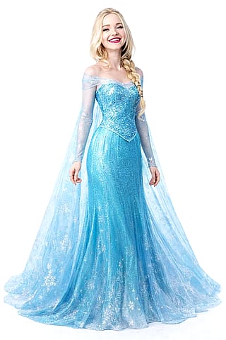 Additional fancast image of Dove Cameron as Elsa, this time with her traditional appearance rather than her fifth spirit look.'