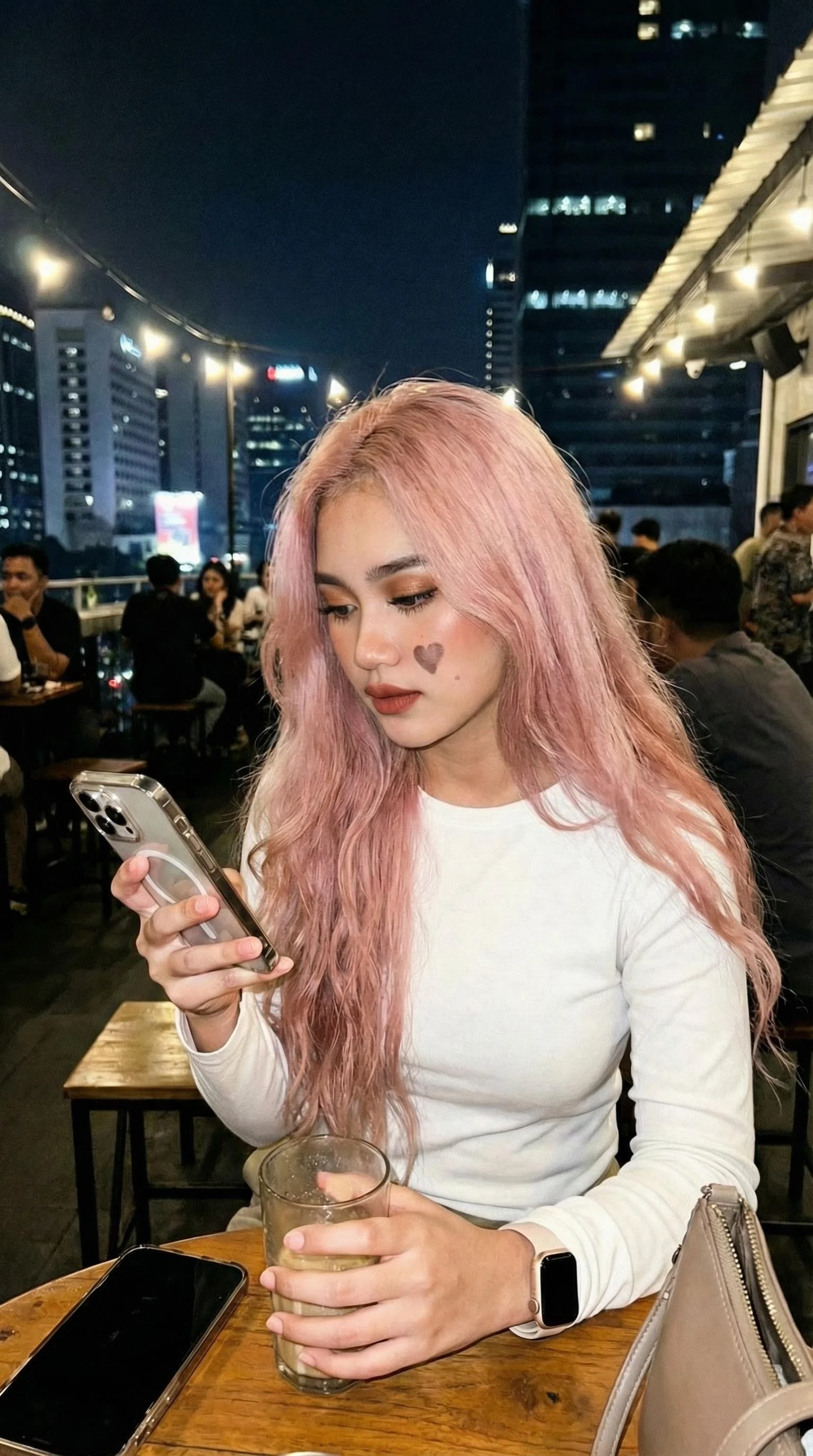 Girl with a heart 🤎 picture 1 of 1