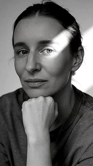 Intimate B&W Portrait | Seedream 4.5 Prompt'