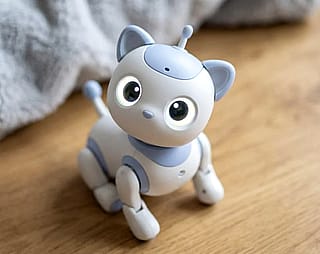 A cute little AI robot companion I generated Experimenting with friendly aesthetics !🤖'