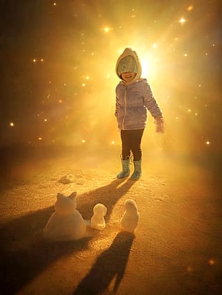 my niece making snowmen'