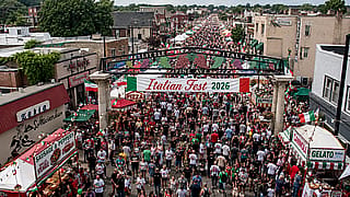 In another dimension, Niagara Falls, New York is absolutely BOOMING and THRIVING 🔥'