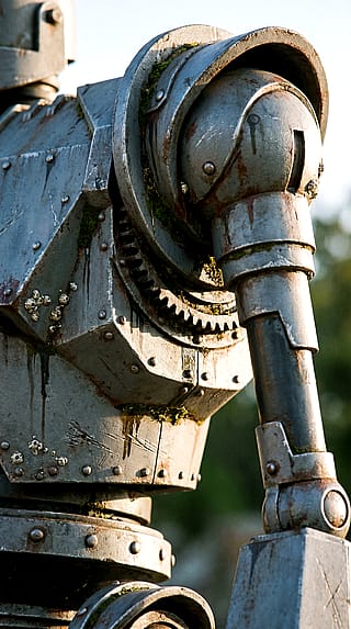 Got a long lecture about copyright infringement from but reposting after researching it myself. Hah. Anyways, here's my take on the Iron Giant (again).'