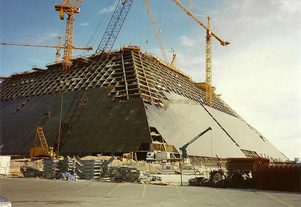 What if the Pyramids was a construction project? picture 1 of 1