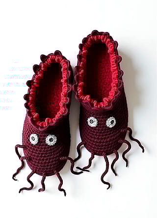 AI crochet accessories – Strange or stylish? 🧶✨'