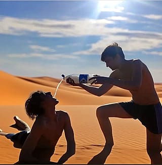 These two images are enough to make a meme'
