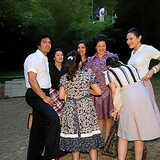 AI can now accurately restore old photos! This is crazy.'