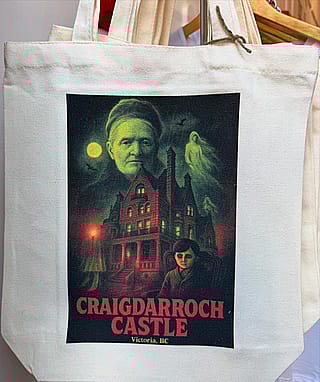 Dark Victoria Tote Bags'